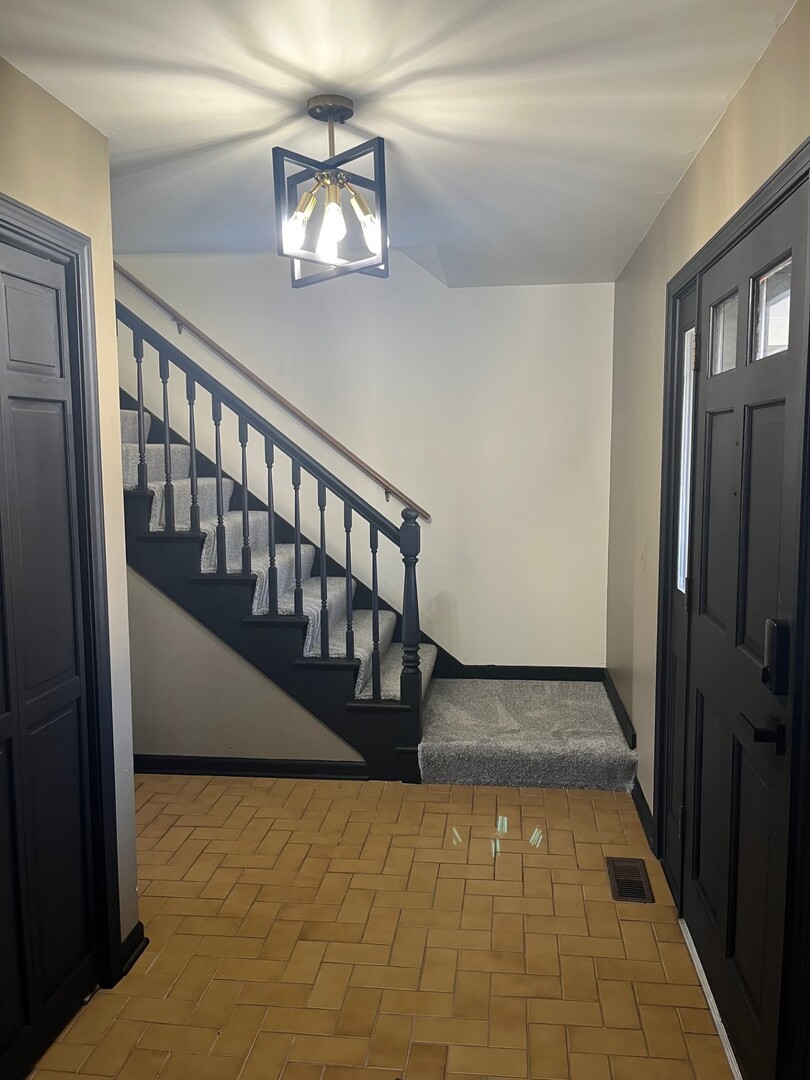 1914 Howard Street, Wheaton, IL 60187