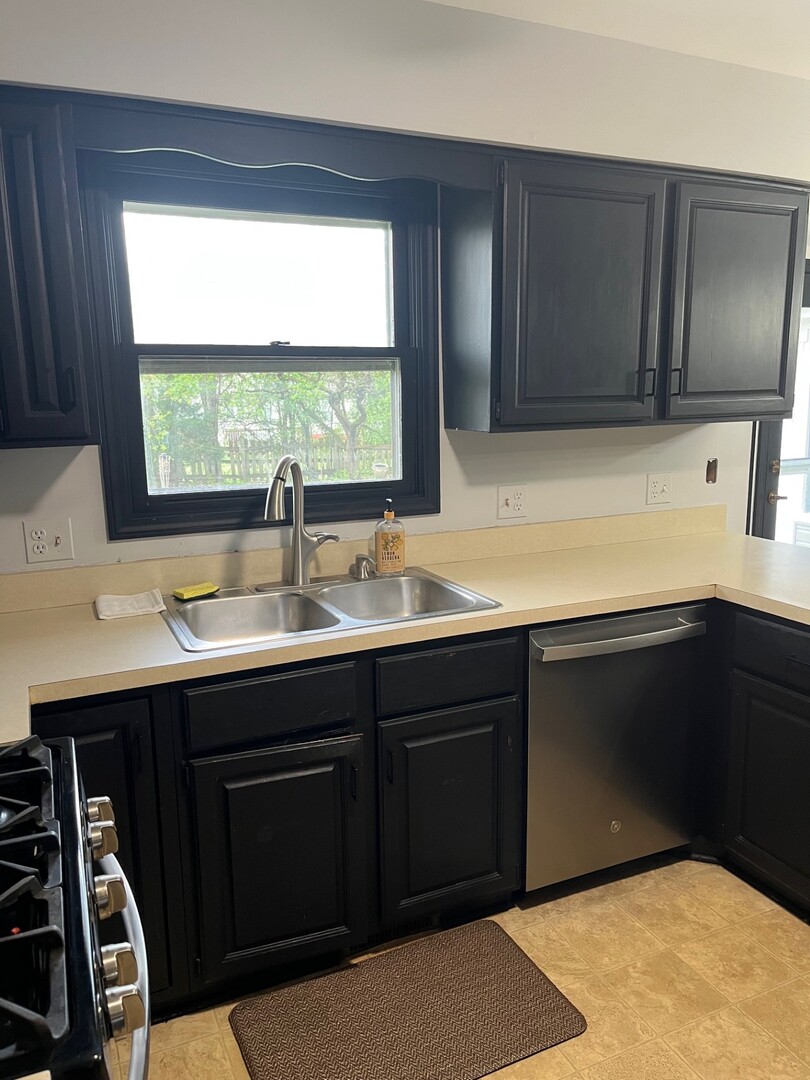 1914 Howard Street, Wheaton, IL 60187