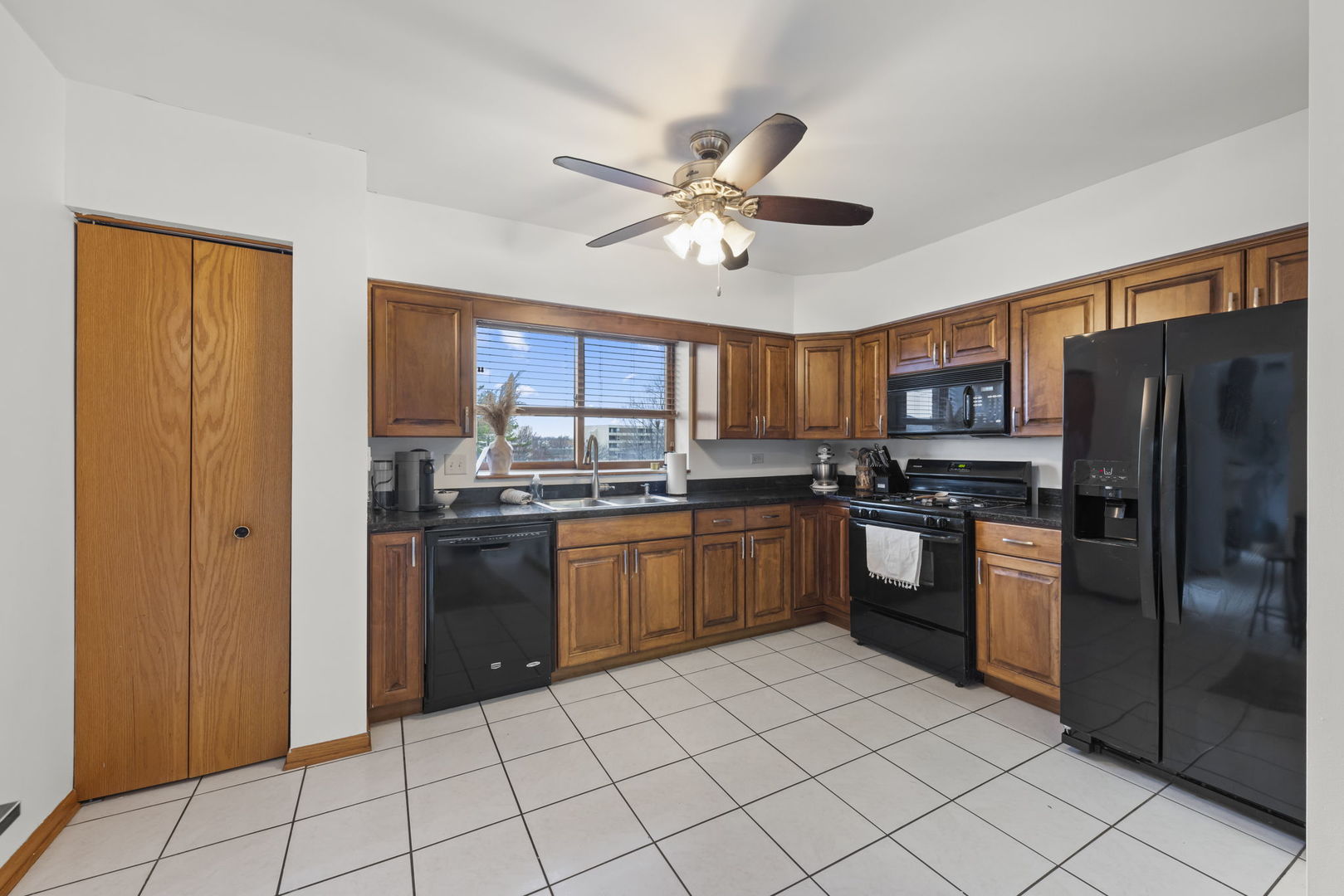 18136 Rita Road #3C, Tinley Park, IL 60477