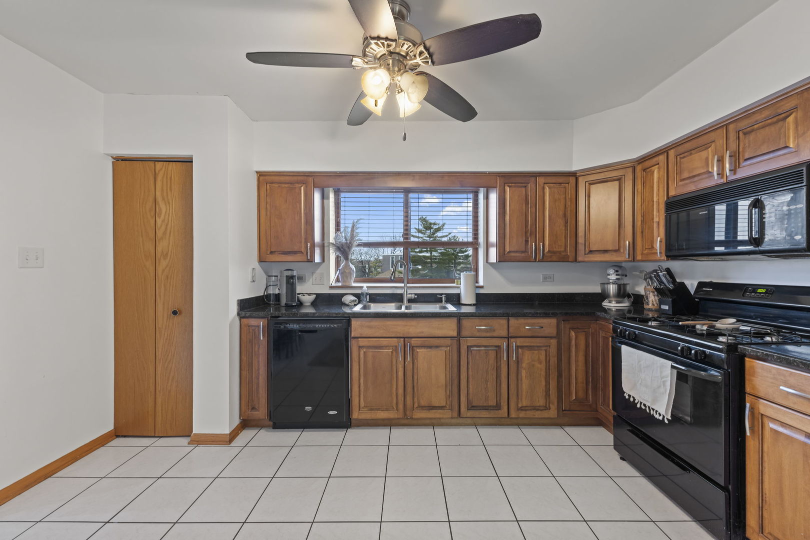 18136 Rita Road #3C, Tinley Park, IL 60477