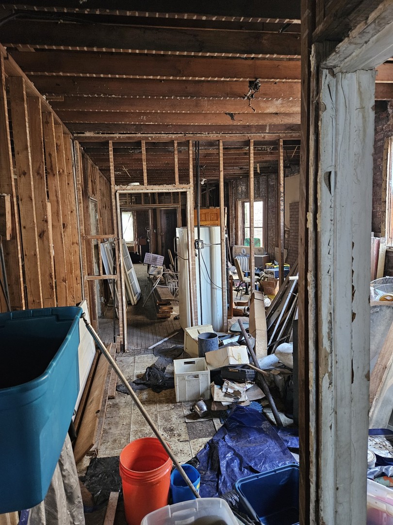 4915 N Troy Street, Chicago, IL 60625