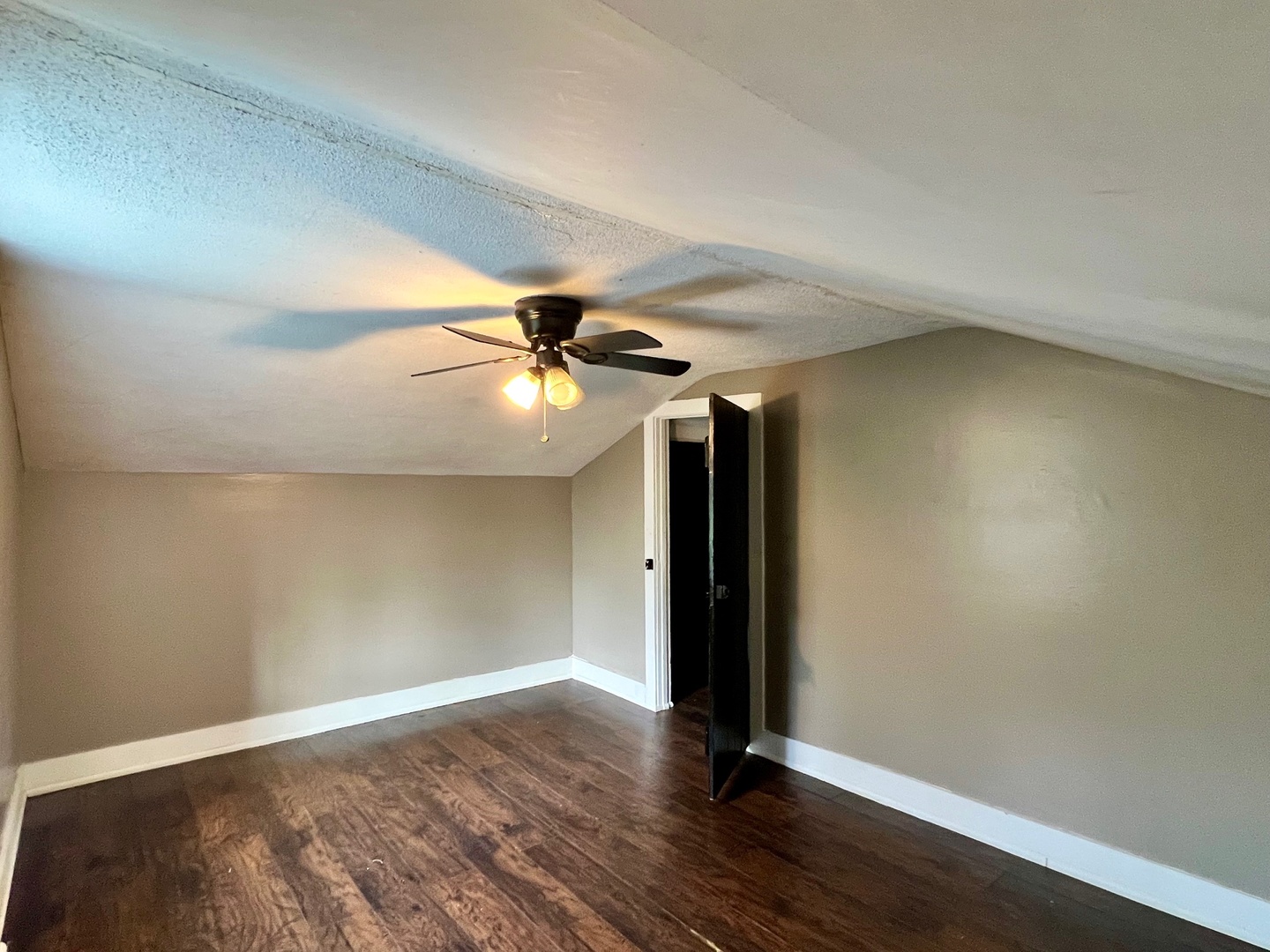 703 S 7th Avenue, St. Charles, IL 60174