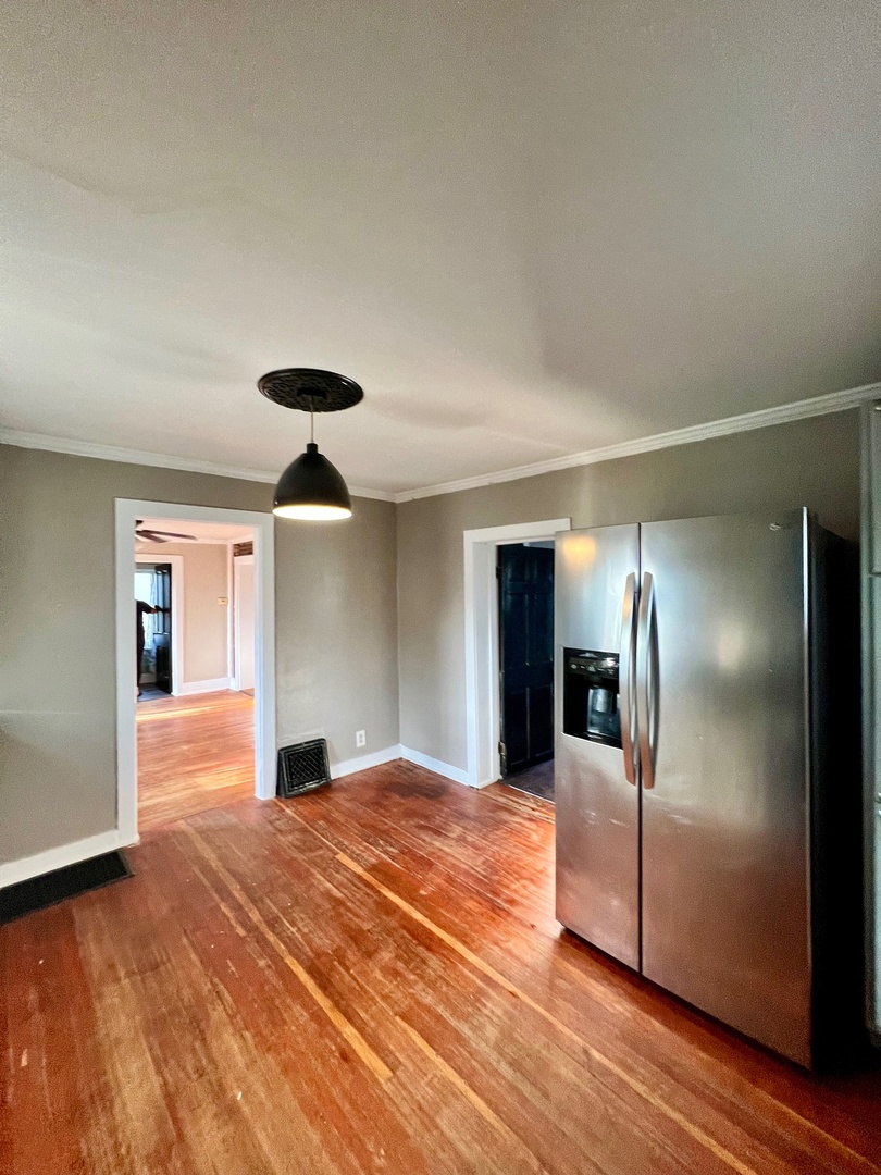 703 S 7th Avenue, St. Charles, IL 60174