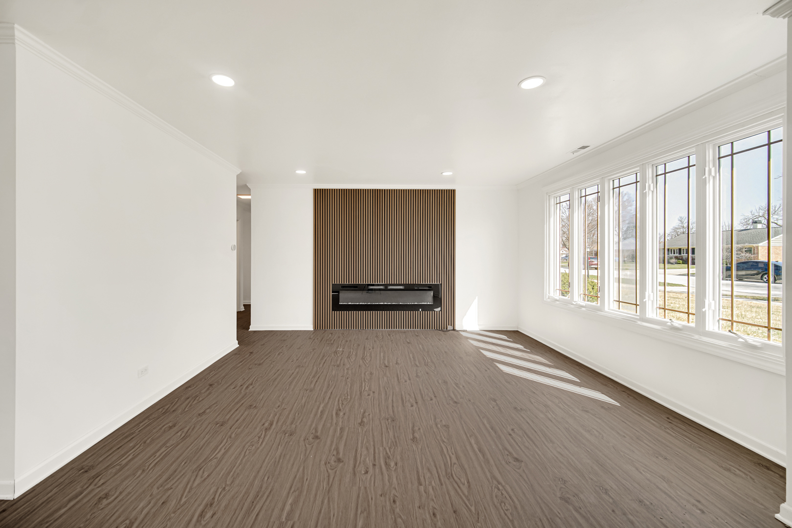 942 W Villa Drive, Des Plaines, IL 60016