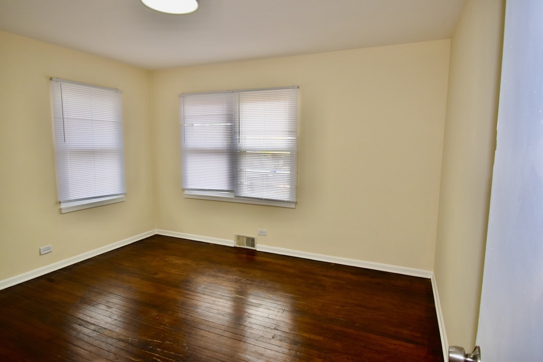 3855 Grand Avenue, Gurnee, IL 60031
