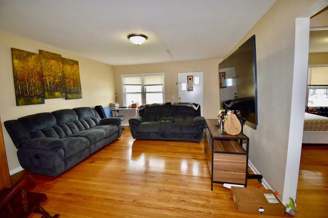 3855 Grand Avenue, Gurnee, IL 60031