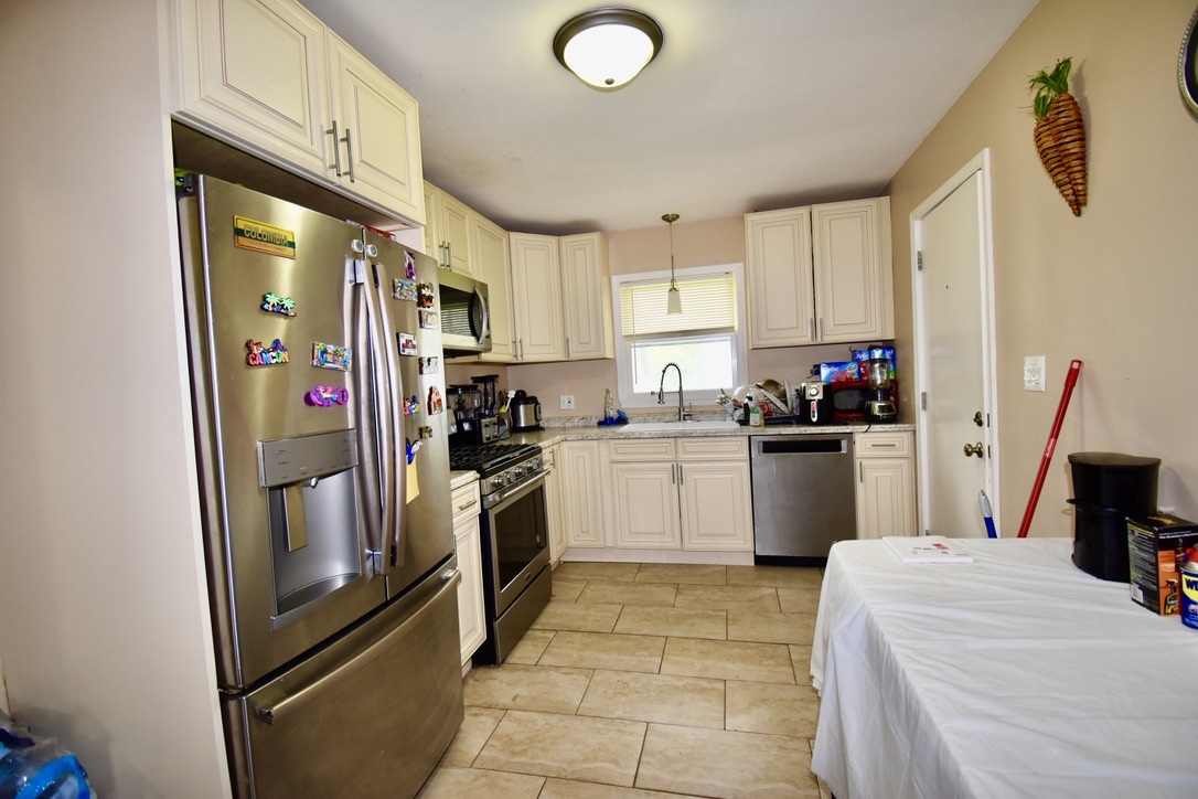 3855 Grand Avenue, Gurnee, IL 60031