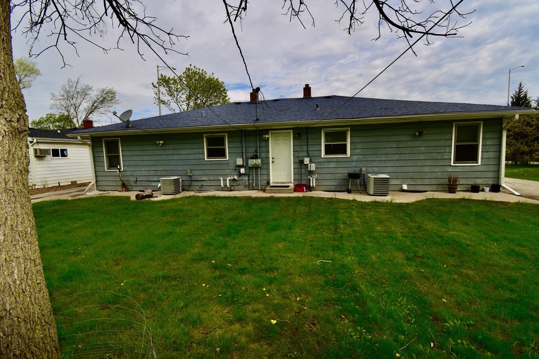 3855 Grand Avenue, Gurnee, IL 60031