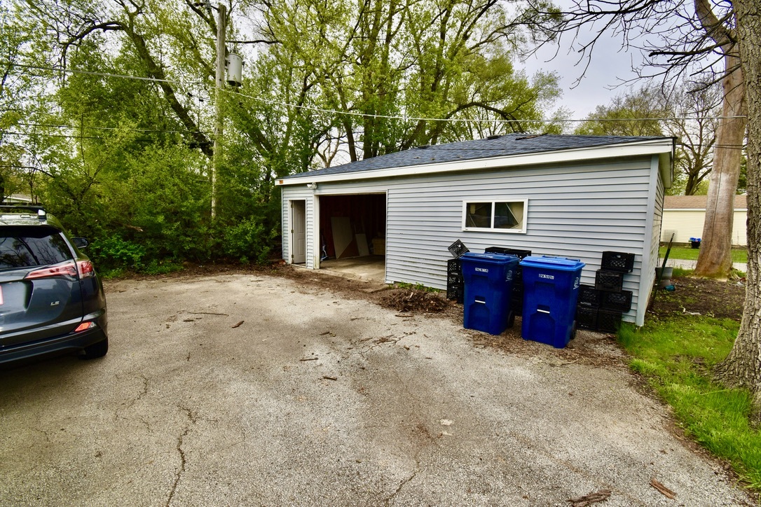 3855 Grand Avenue, Gurnee, IL 60031