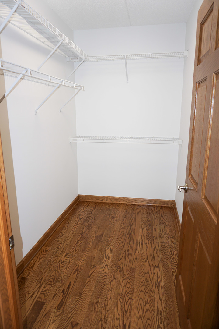 4811 N OLCOTT Avenue #516, Harwood Heights, IL 60706