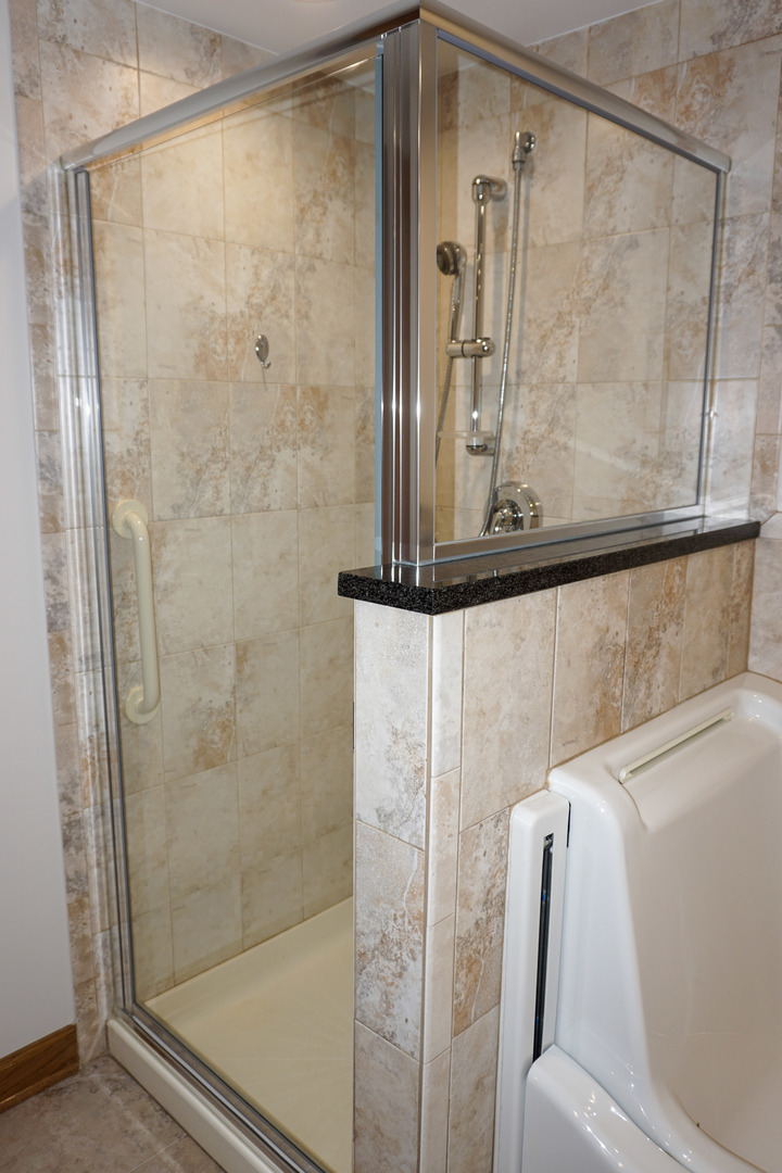 4811 N OLCOTT Avenue #516, Harwood Heights, IL 60706