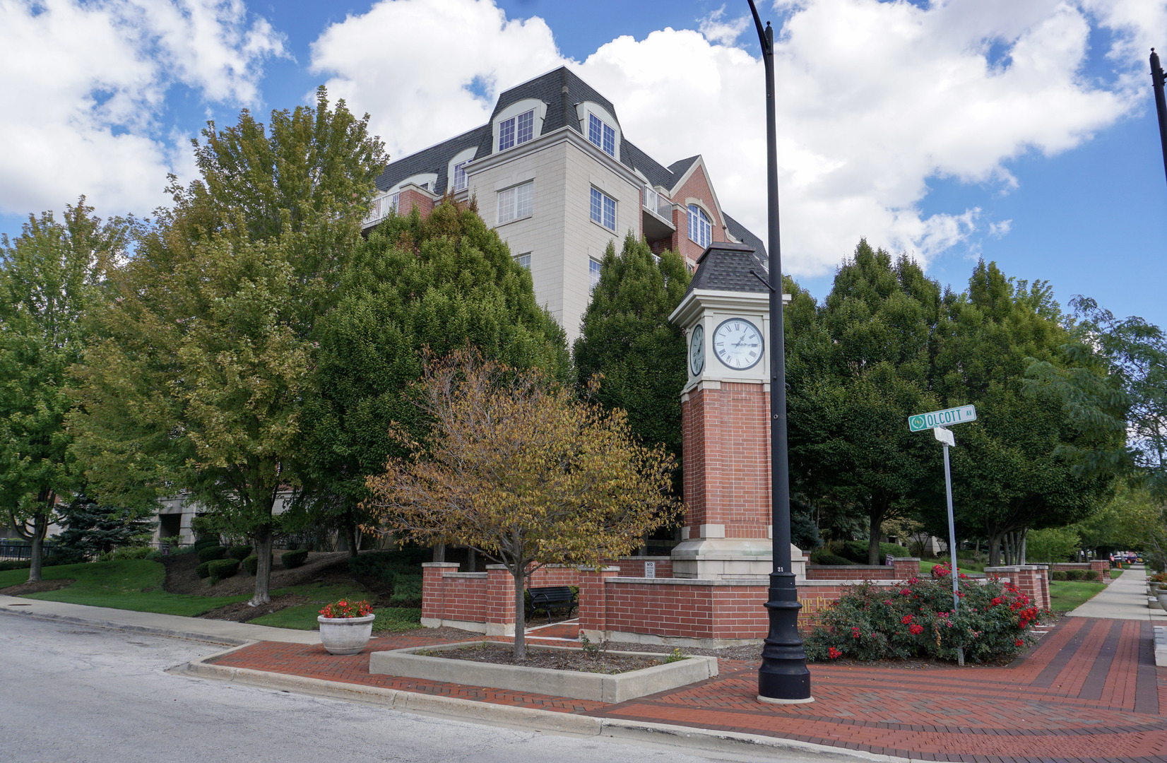 4811 N OLCOTT Avenue #516, Harwood Heights, IL 60706