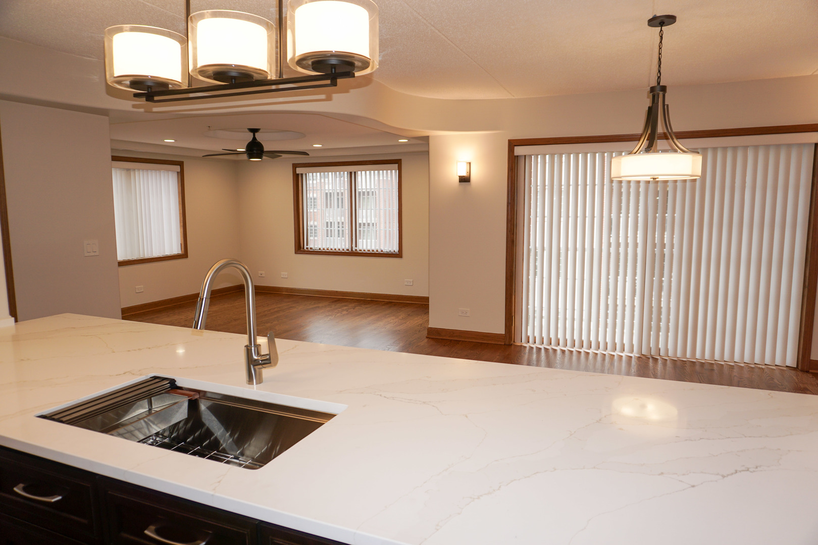 4811 N OLCOTT Avenue #516, Harwood Heights, IL 60706