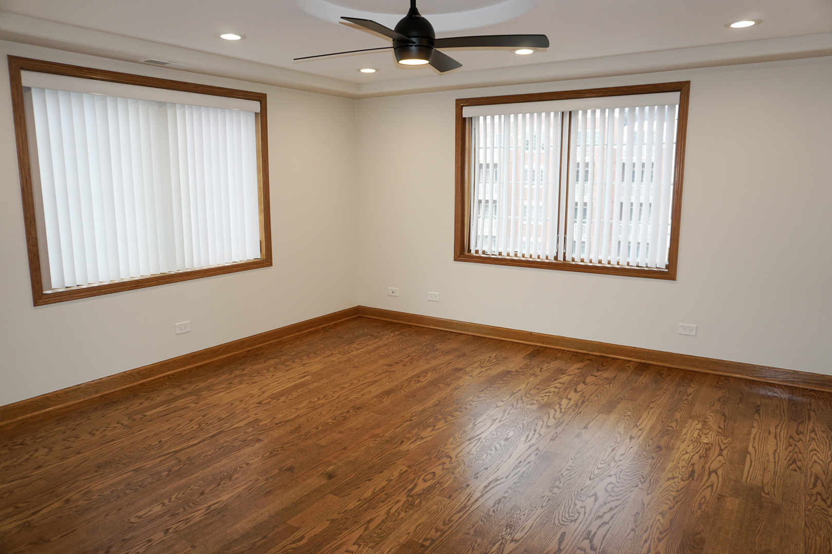 4811 N OLCOTT Avenue #516, Harwood Heights, IL 60706