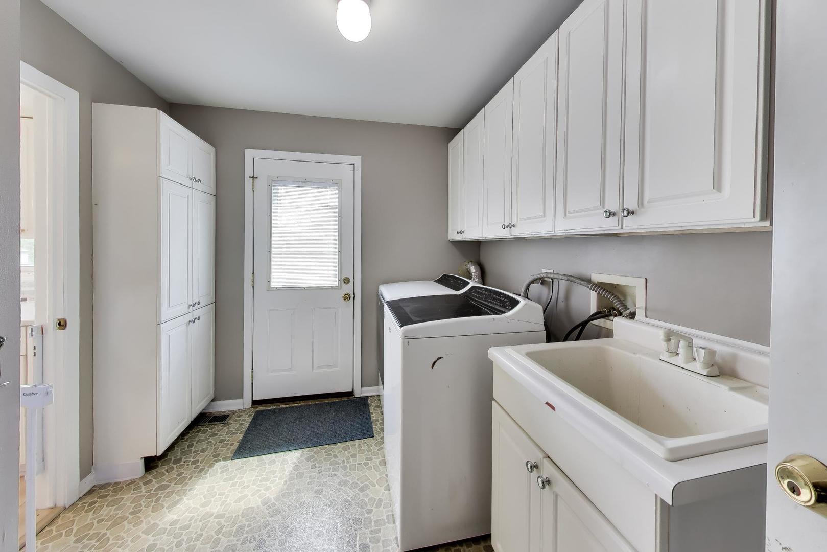 5405 Silentbrook Lane, Rolling Meadows, IL 60008