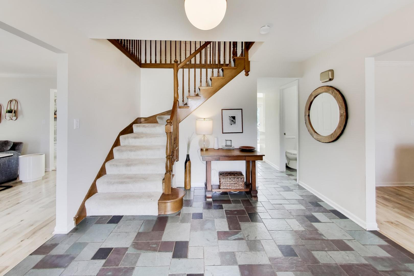 5405 Silentbrook Lane, Rolling Meadows, IL 60008