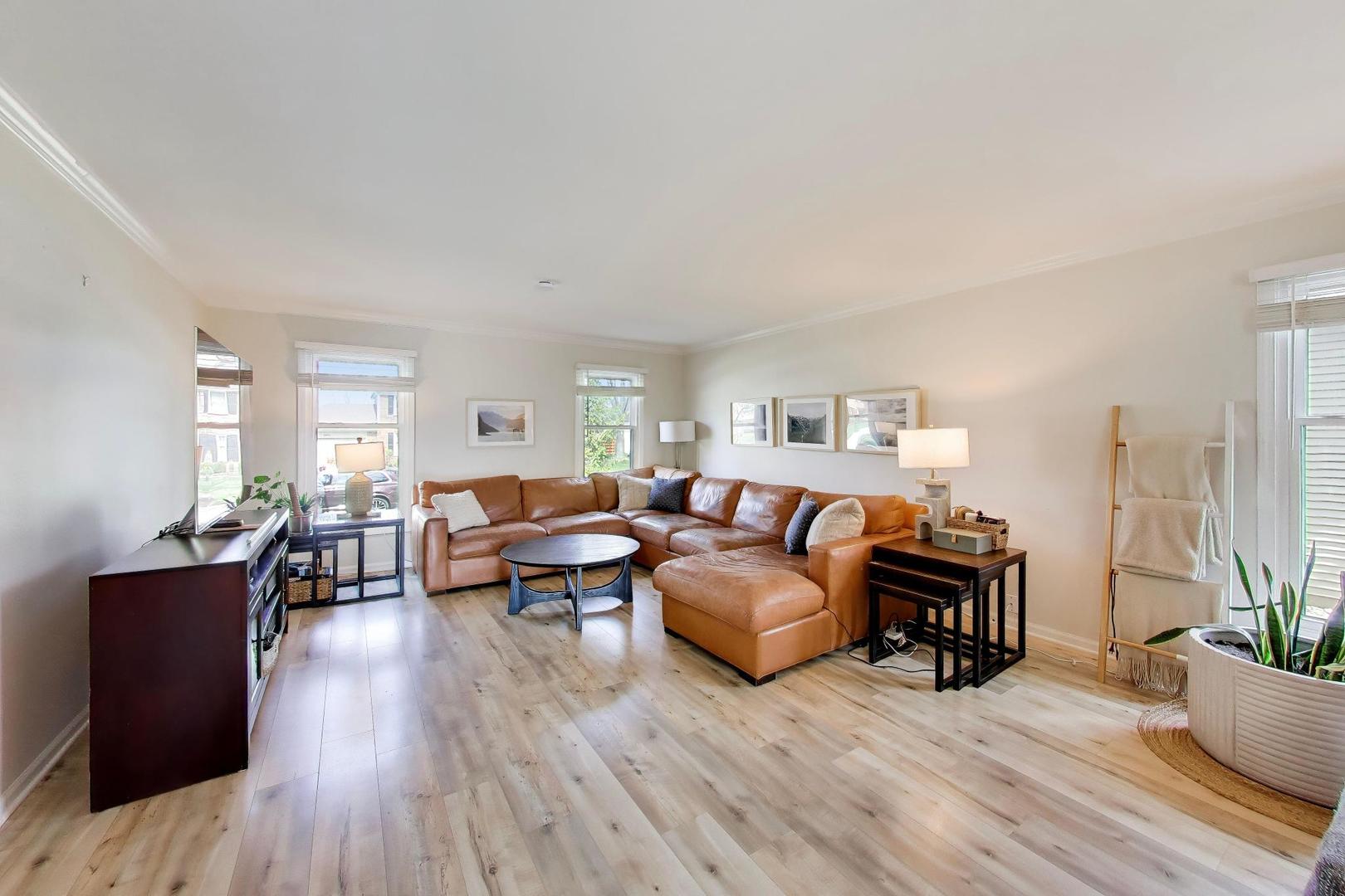 5405 Silentbrook Lane, Rolling Meadows, IL 60008