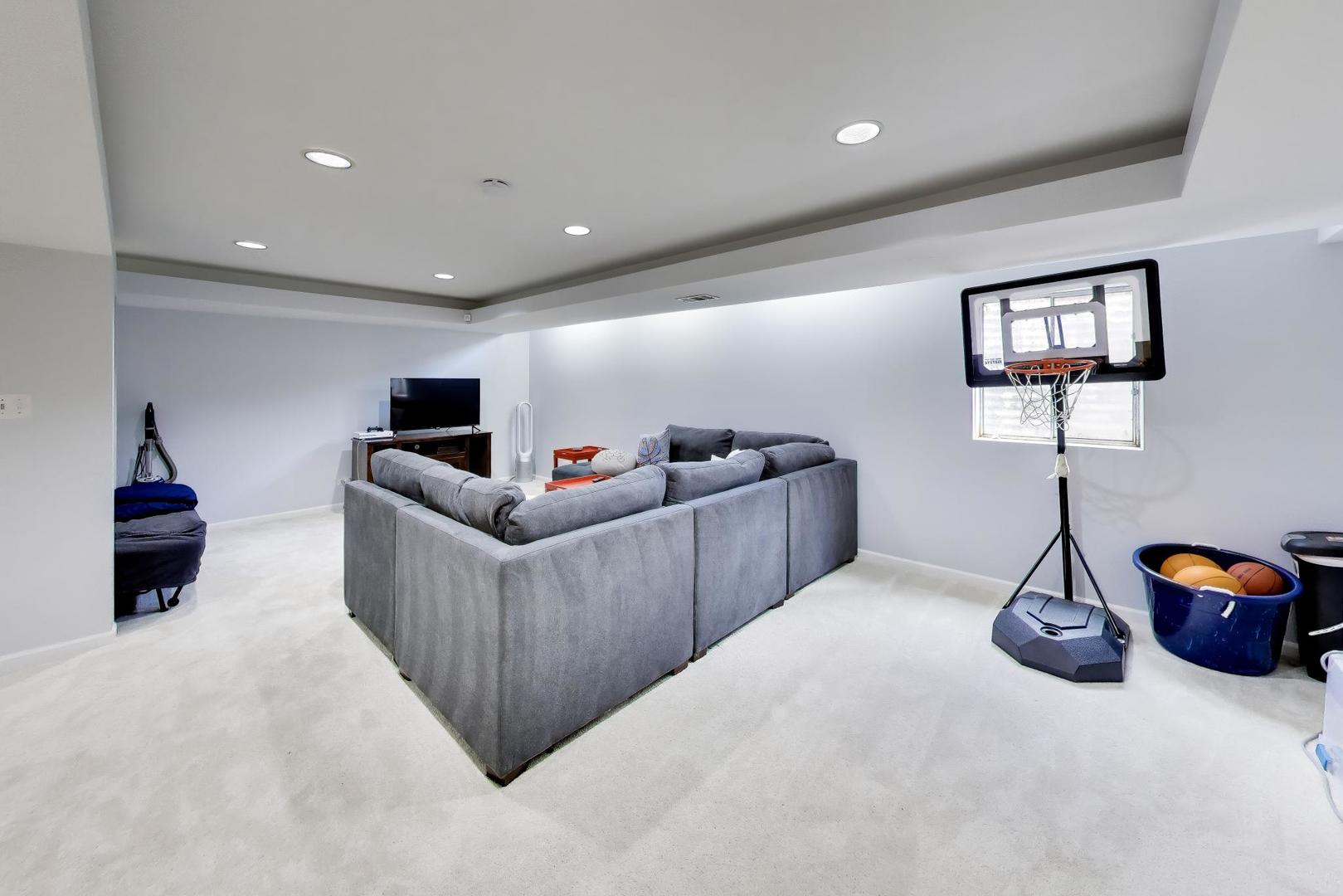 5405 Silentbrook Lane, Rolling Meadows, IL 60008