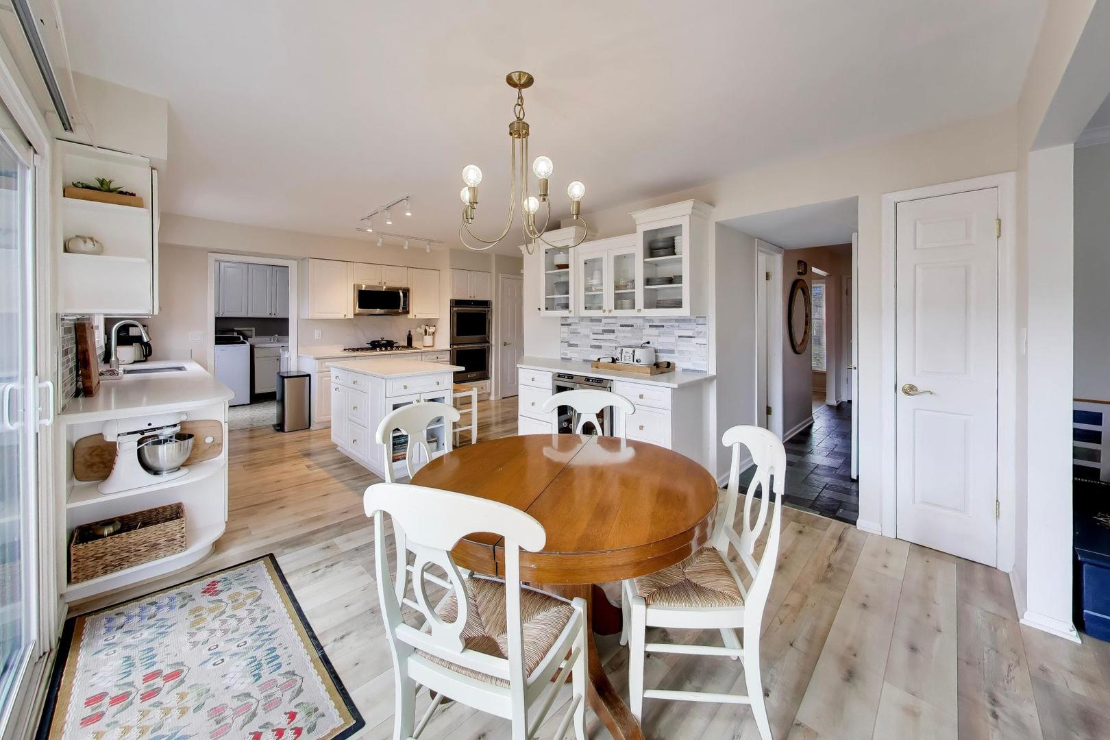 5405 Silentbrook Lane, Rolling Meadows, IL 60008