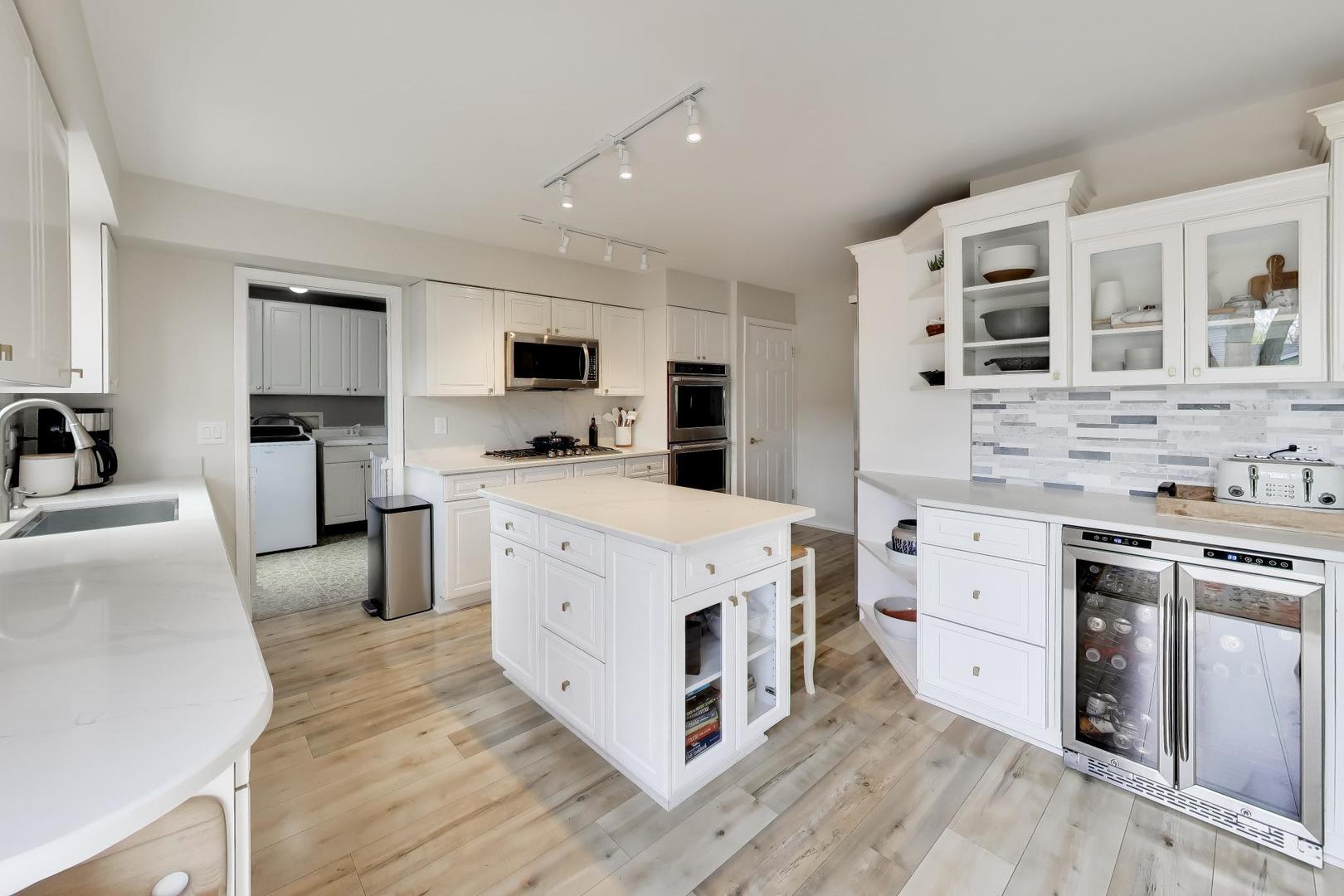 5405 Silentbrook Lane, Rolling Meadows, IL 60008