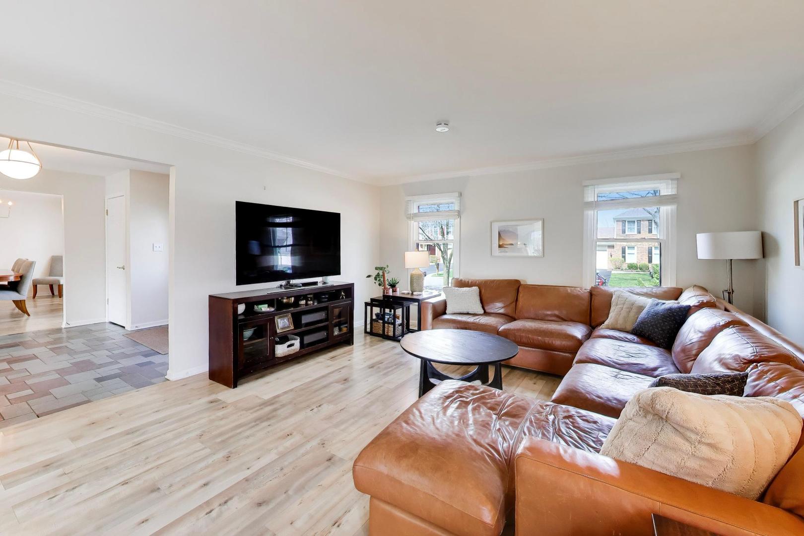 5405 Silentbrook Lane, Rolling Meadows, IL 60008