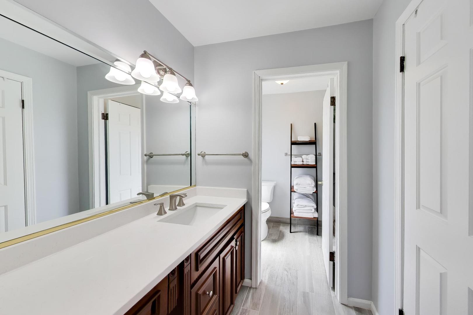 5405 Silentbrook Lane, Rolling Meadows, IL 60008