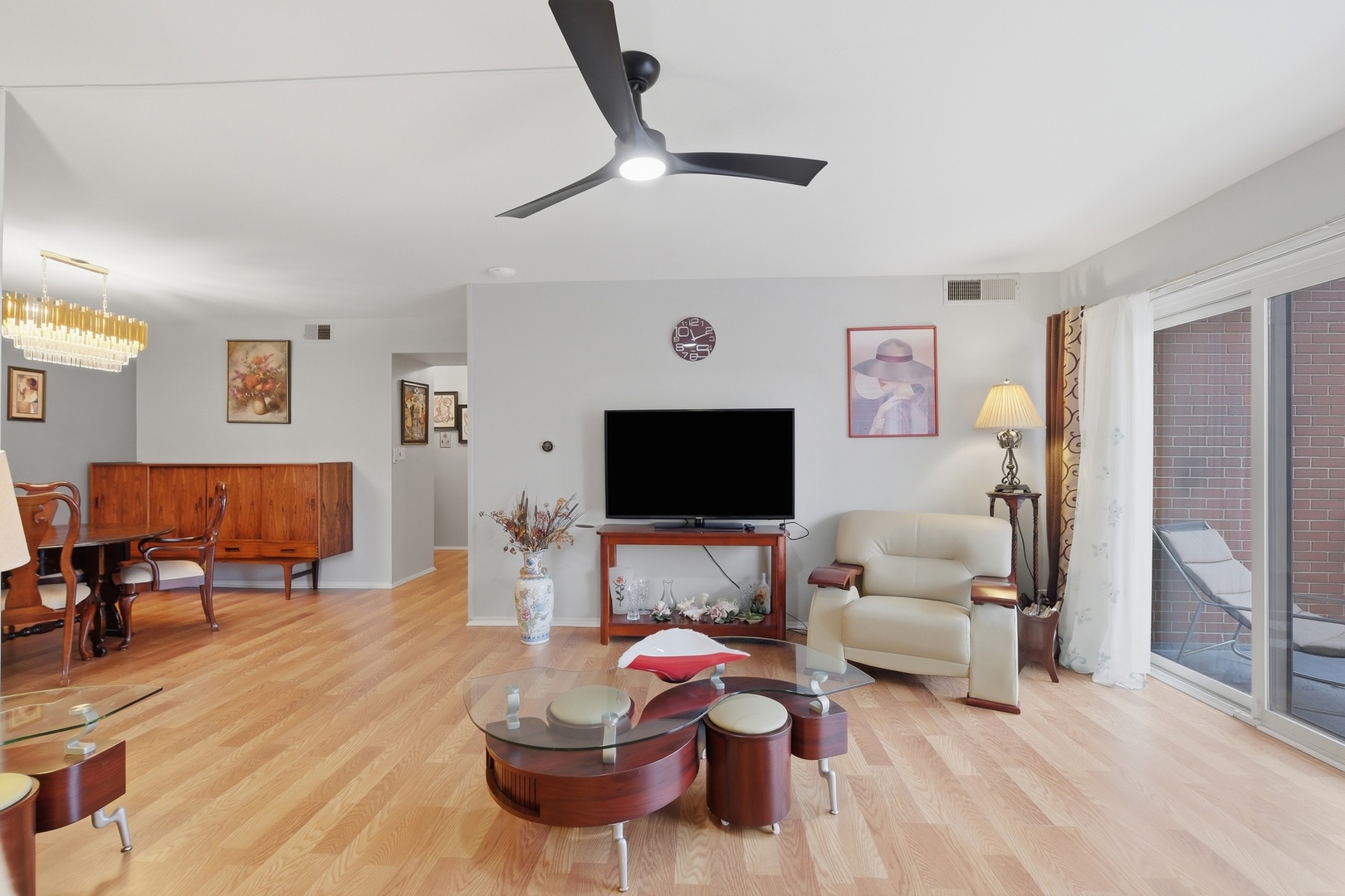 2046 Saint Johns Avenue #3E, Highland Park, IL 60035