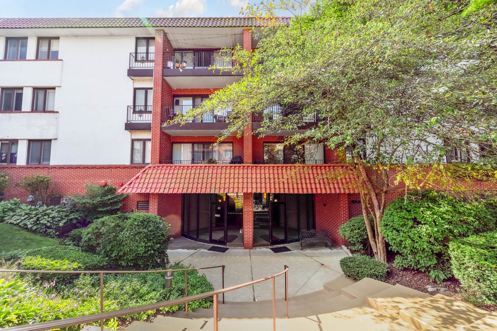 2046 Saint Johns Avenue #3E, Highland Park, IL 60035