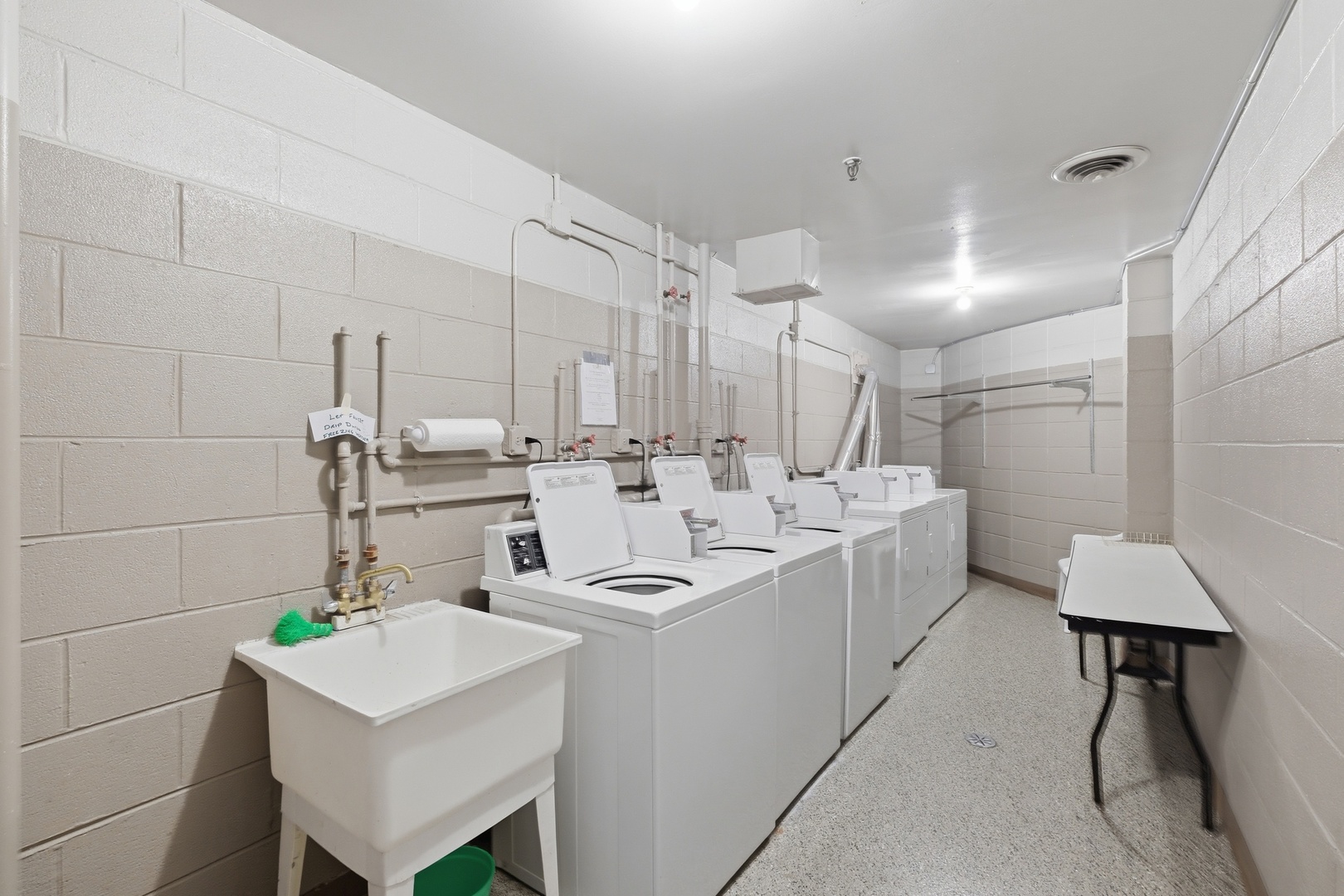 2046 Saint Johns Avenue #3E, Highland Park, IL 60035