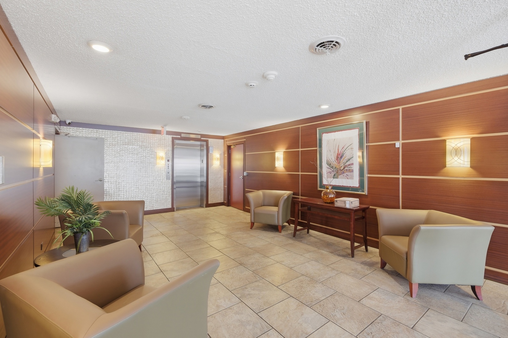 2046 Saint Johns Avenue #3E, Highland Park, IL 60035