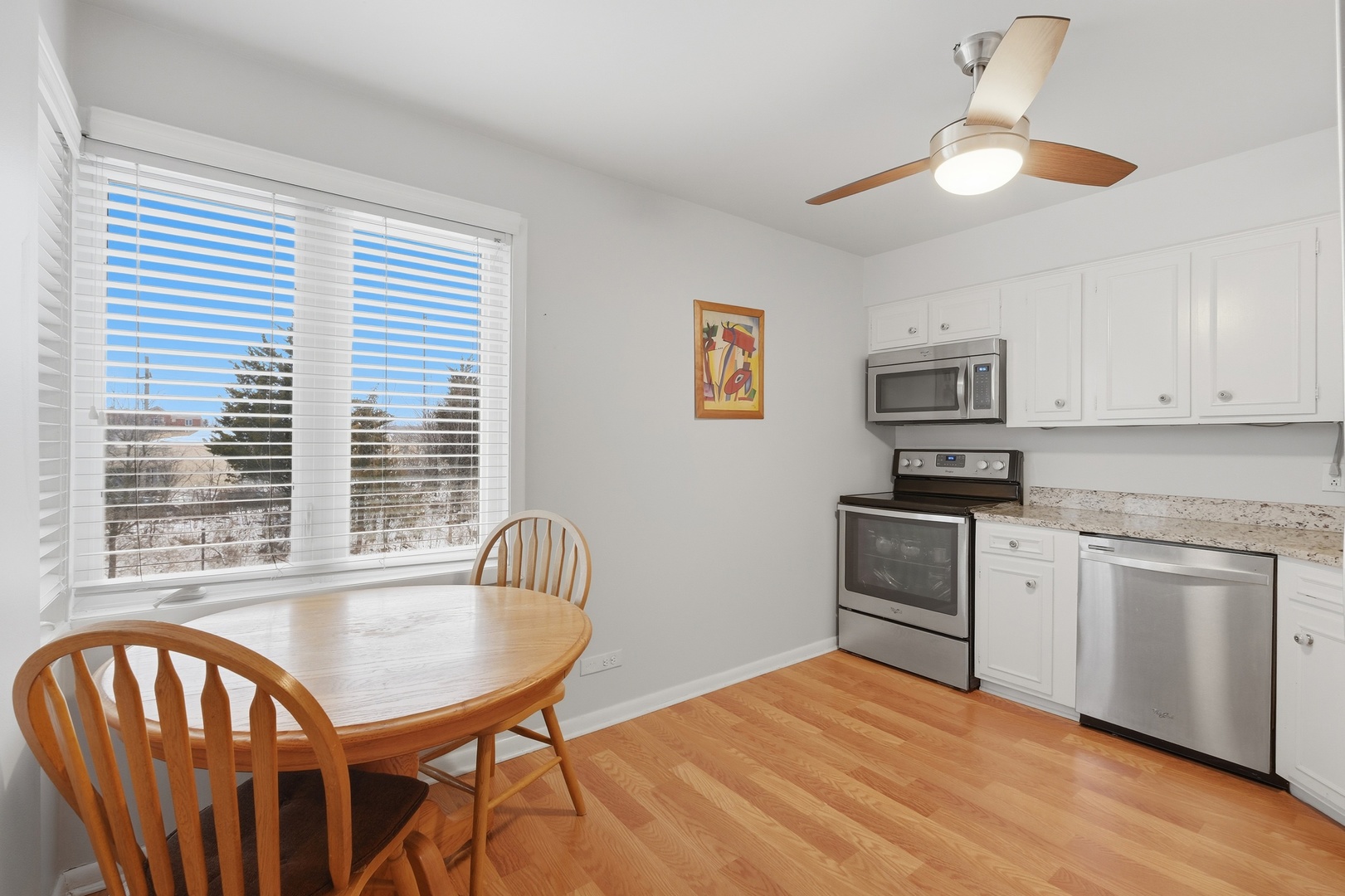 2046 Saint Johns Avenue #3E, Highland Park, IL 60035