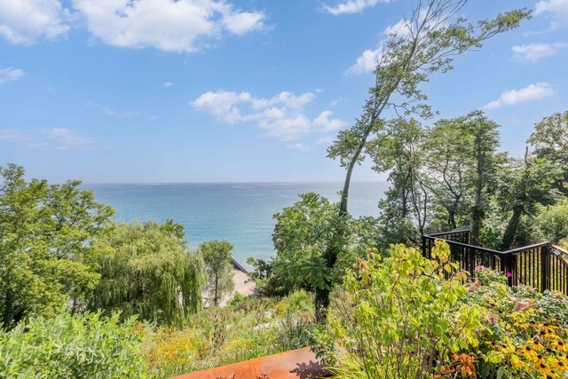 2046 Saint Johns Avenue #3E, Highland Park, IL 60035