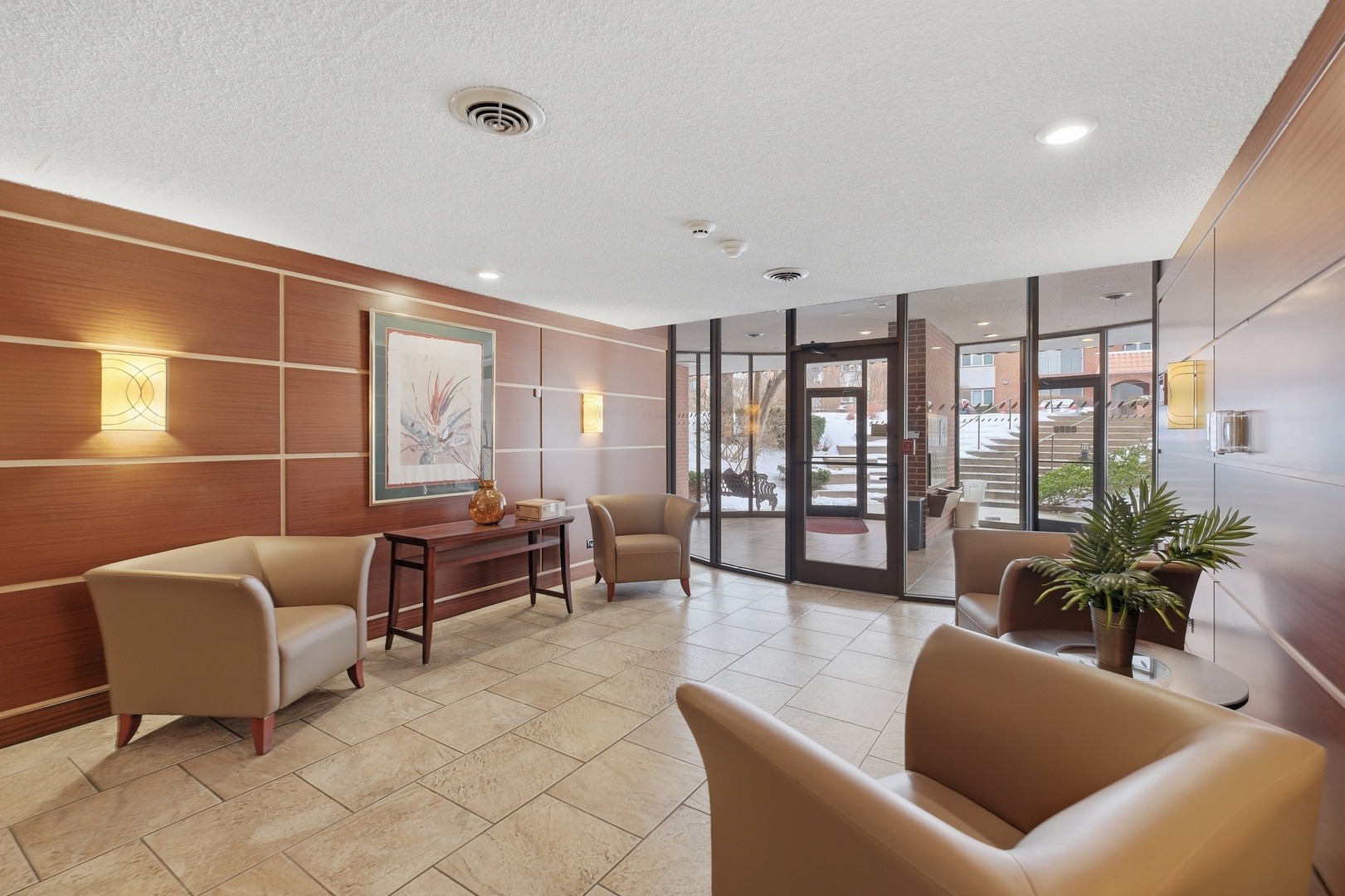 2046 Saint Johns Avenue #3E, Highland Park, IL 60035