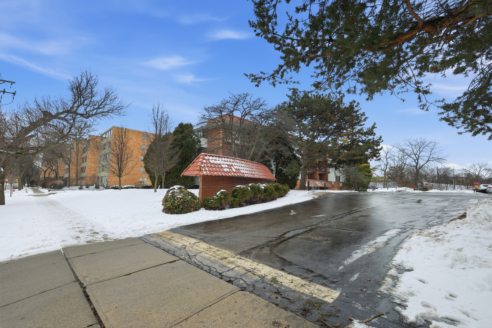 2046 Saint Johns Avenue #3E, Highland Park, IL 60035