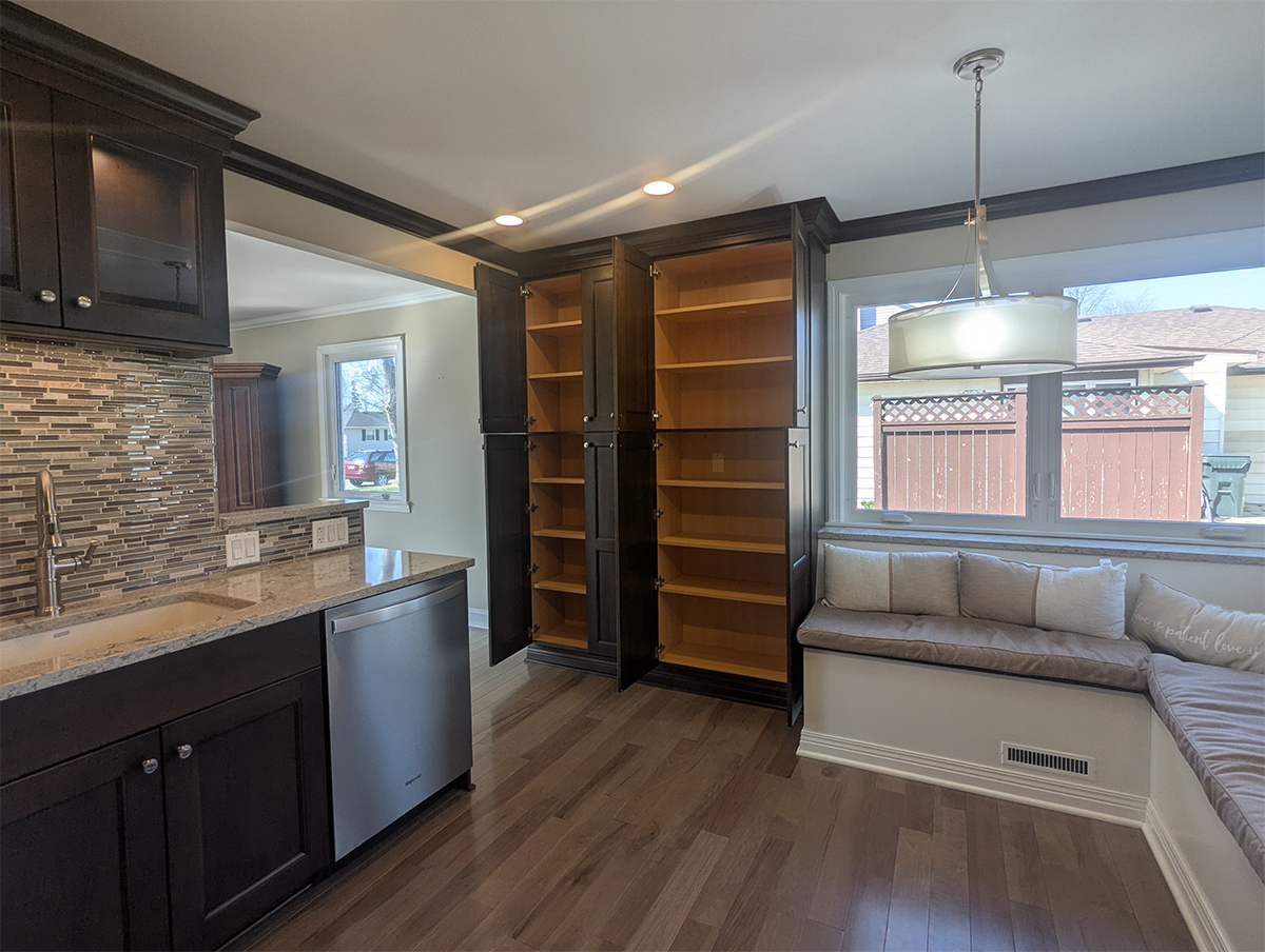 2404 Hawk Lane, Rolling Meadows, IL 60008