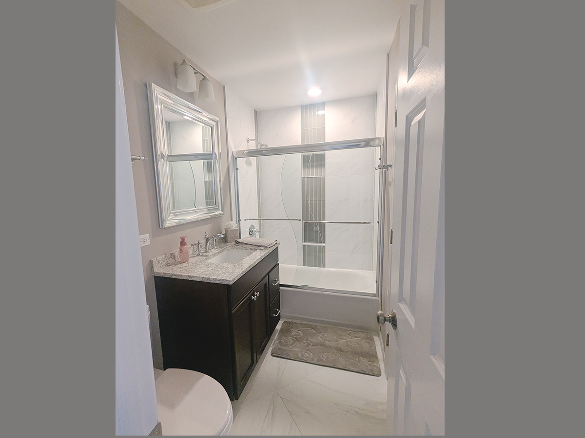 2404 Hawk Lane, Rolling Meadows, IL 60008