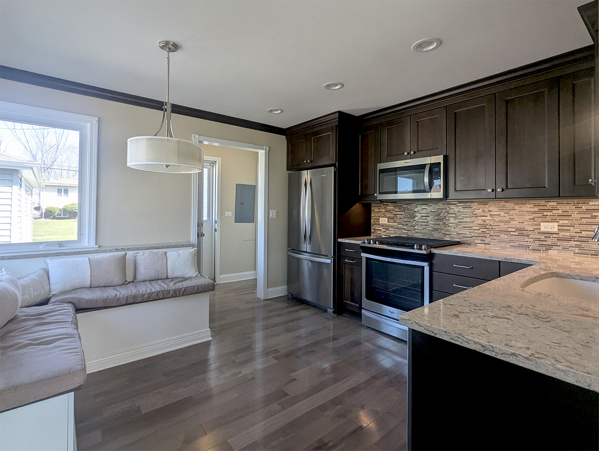 2404 Hawk Lane, Rolling Meadows, IL 60008