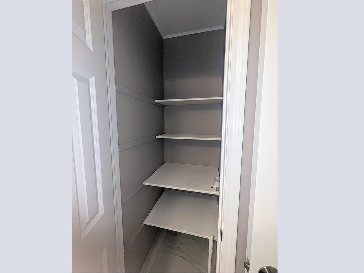 2404 Hawk Lane, Rolling Meadows, IL 60008