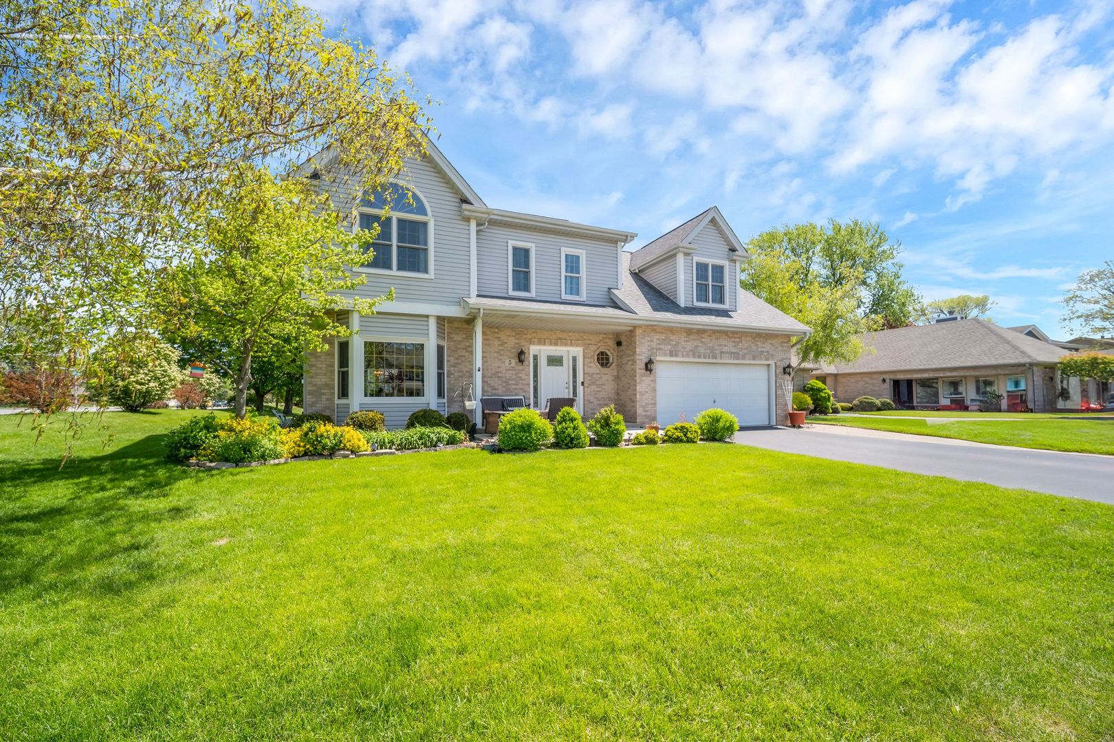 5 Deeke Court, Roselle, IL 60172