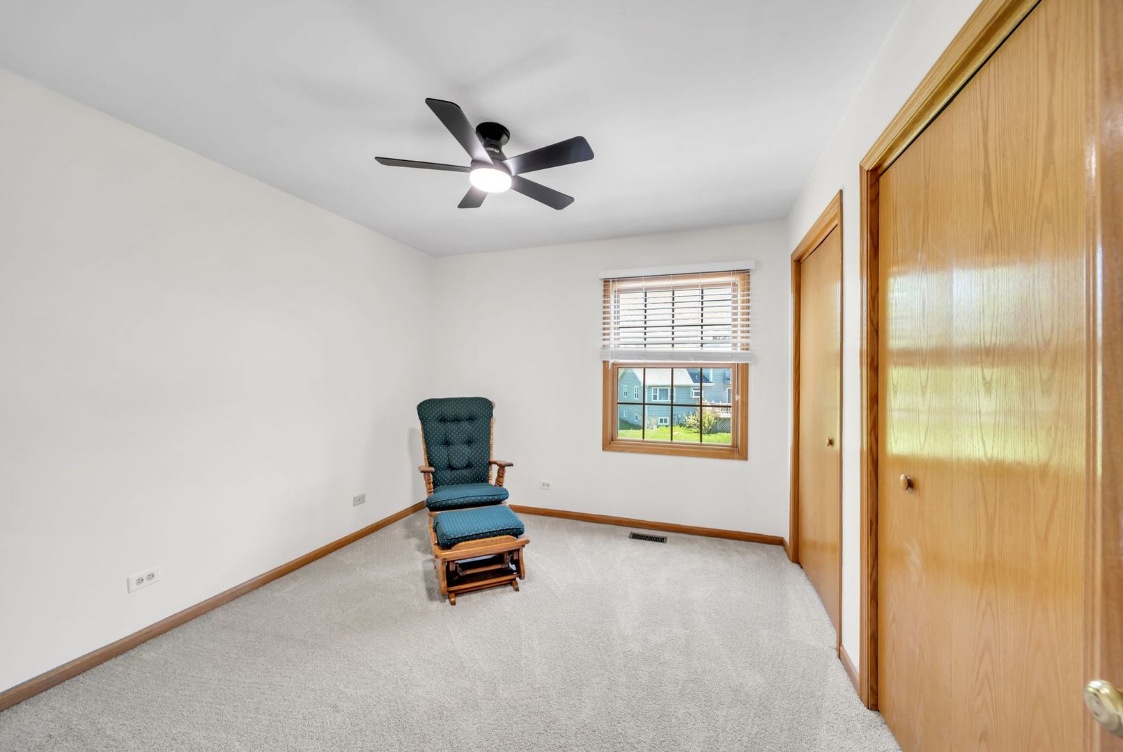 5 Deeke Court, Roselle, IL 60172