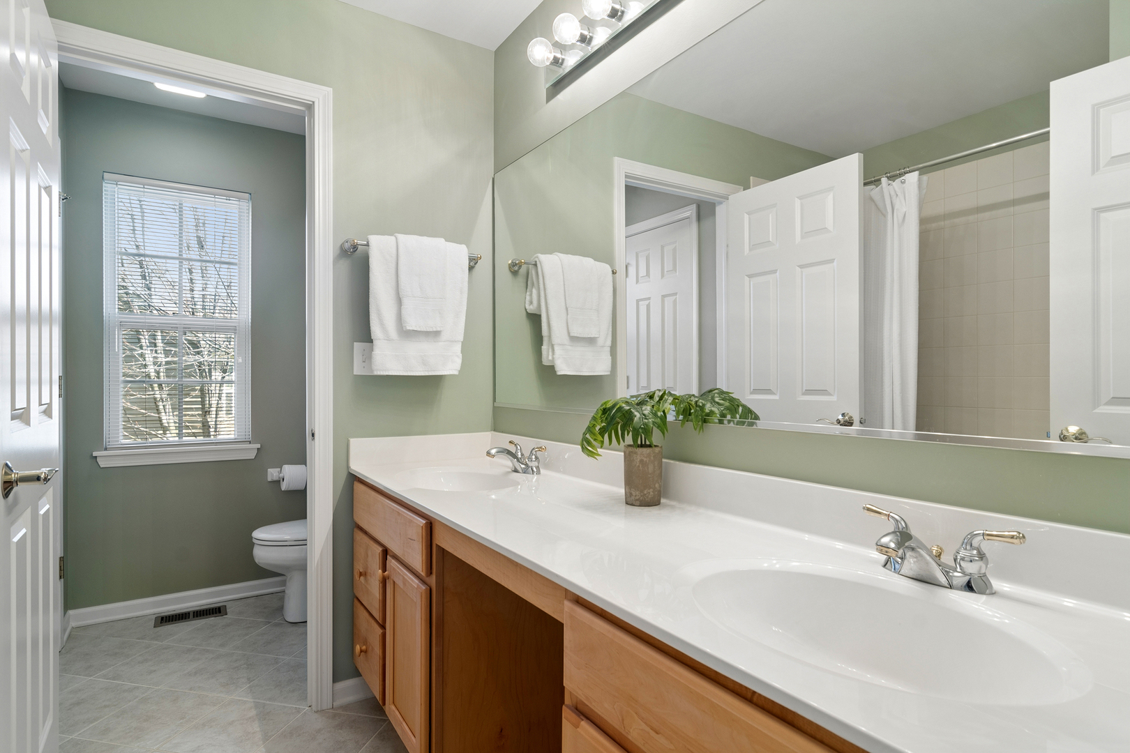 8132 Danneil Circle, Long Grove, IL 60047