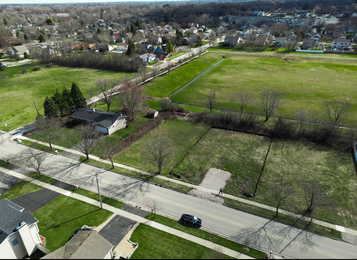 975 Belle Plaine Avenue, Gurnee, IL 60031