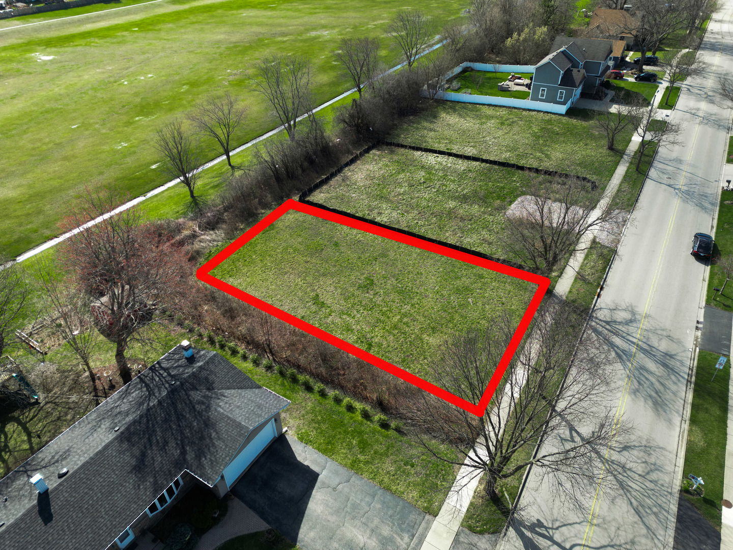 975 Belle Plaine Avenue, Gurnee, IL 60031