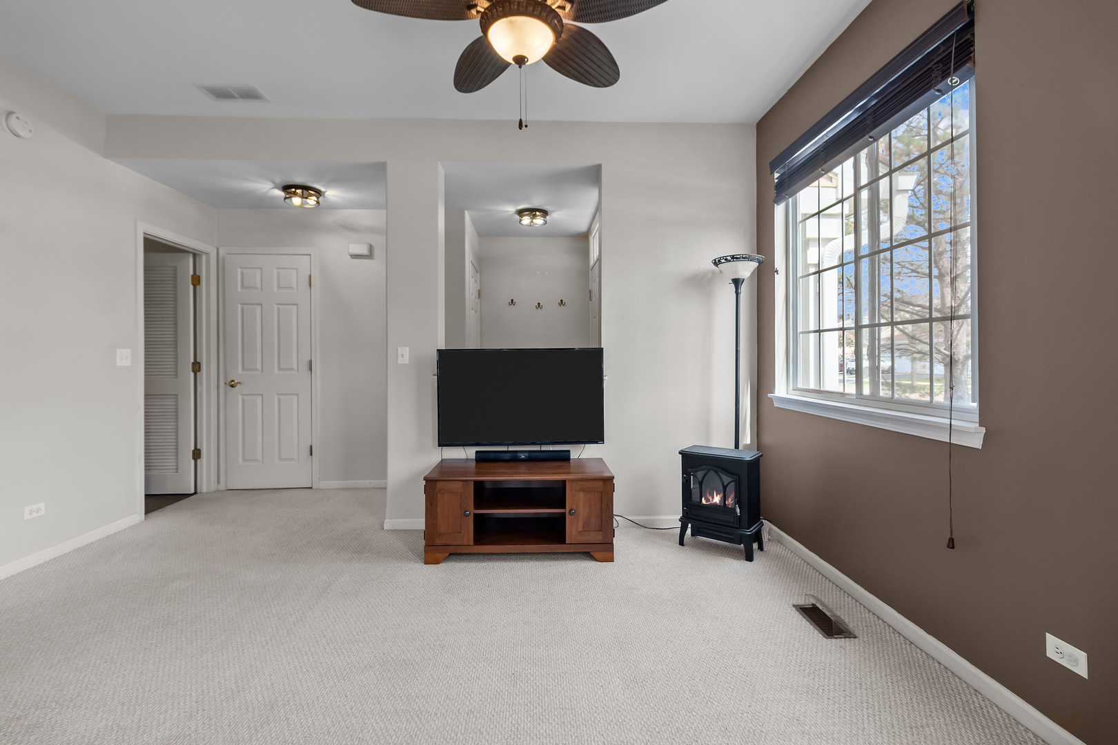 362 N Keswick Circle, Round Lake, IL 60073