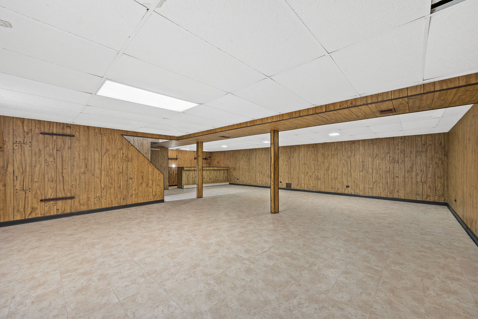 494 Flint Trail, Carol Stream, IL 60188