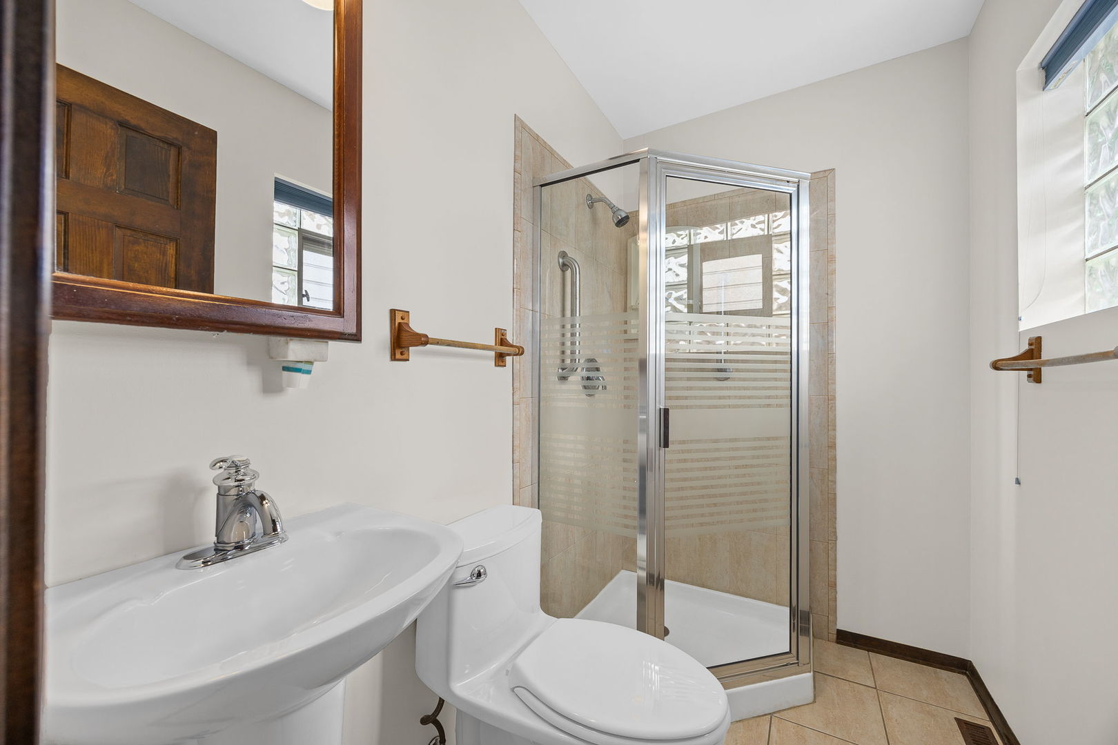 494 Flint Trail, Carol Stream, IL 60188