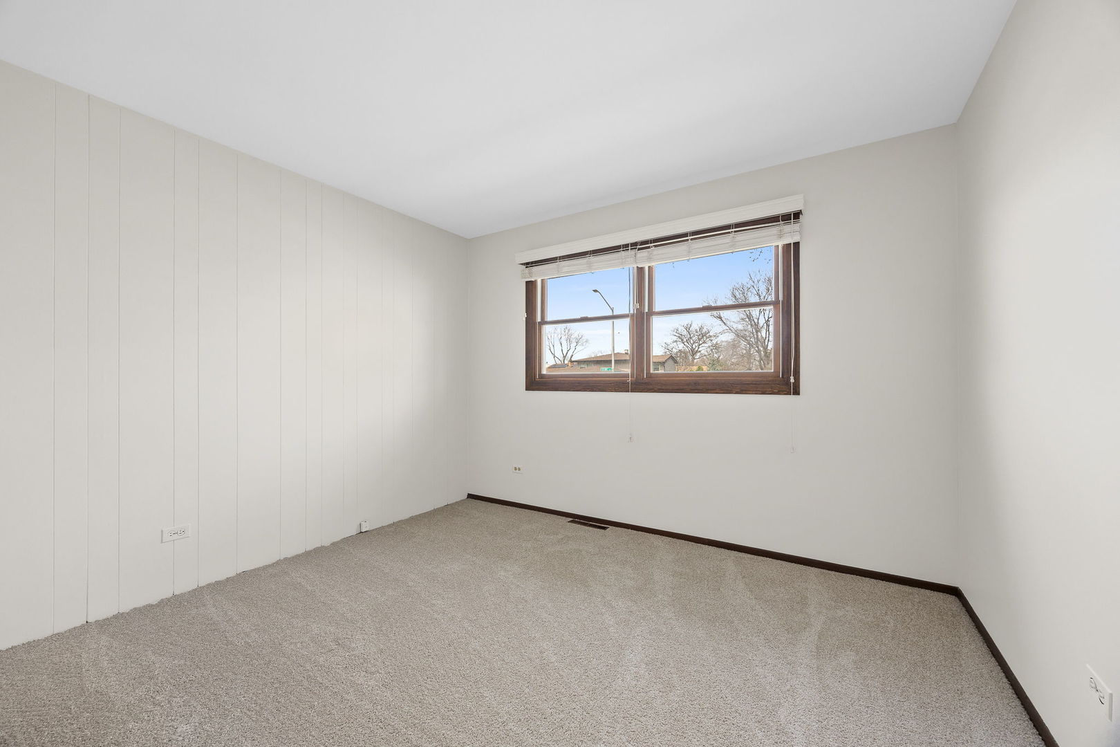 494 Flint Trail, Carol Stream, IL 60188