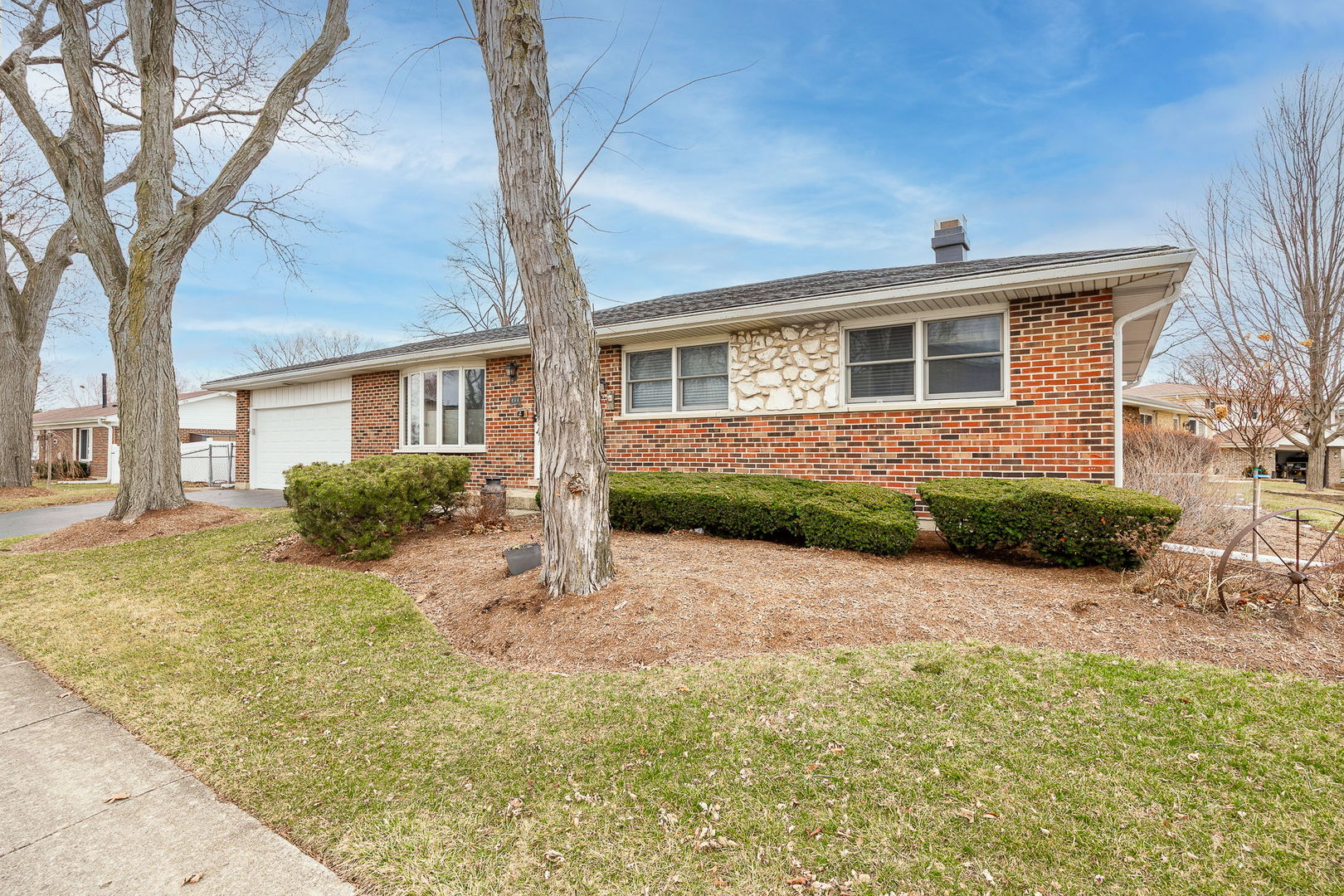 494 Flint Trail, Carol Stream, IL 60188