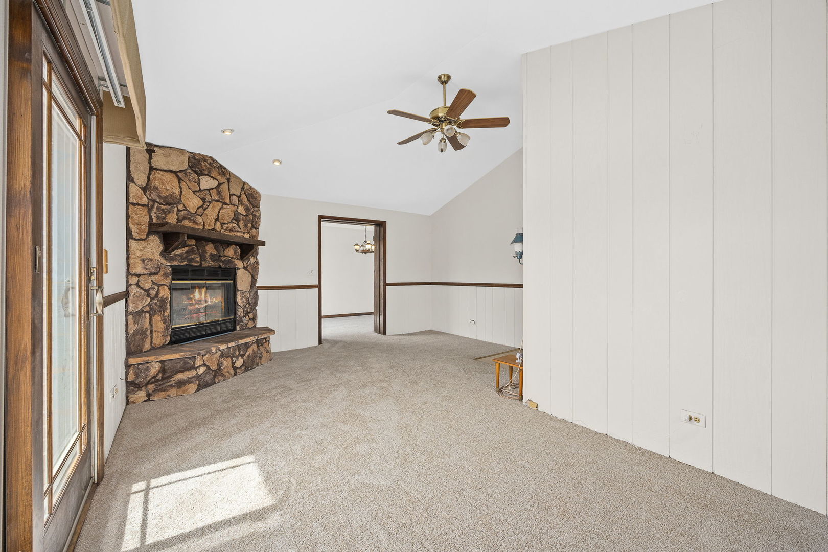 494 Flint Trail, Carol Stream, IL 60188