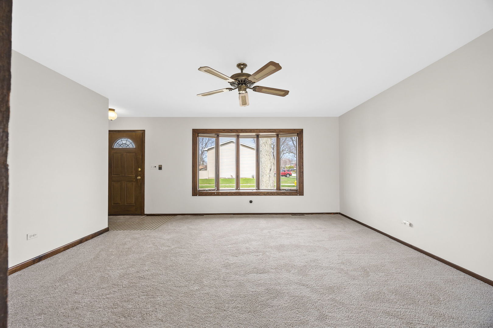 494 Flint Trail, Carol Stream, IL 60188